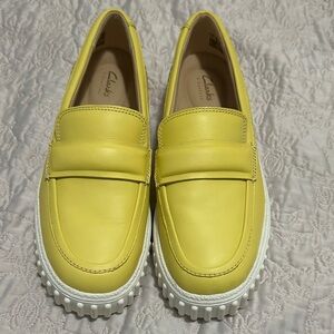 Women's Shoes Clarks MAYHILL COVE Platform Leather Loafers Yellow Size 8.5